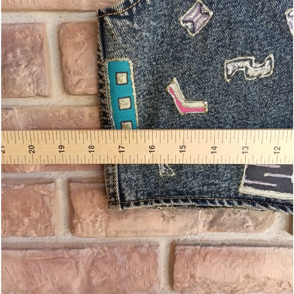 Colorful Denim Vest with Geometric Patterns - Picture 8 of 10
